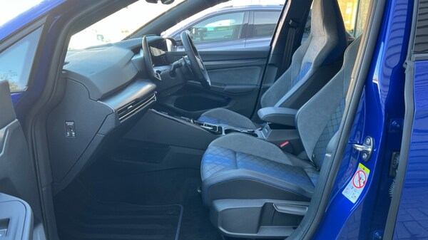 Used Volkswagen Golf 2025 for sale - 76328319: Photo 28