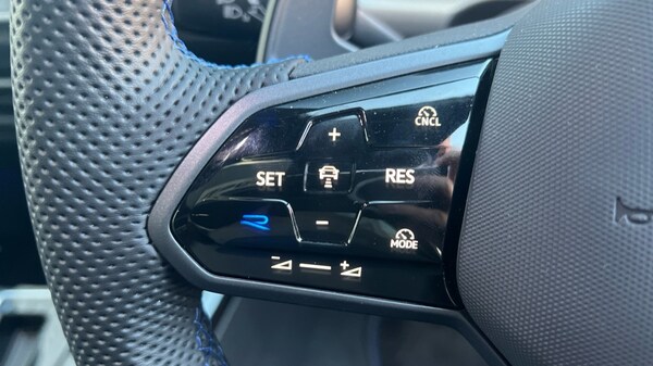 Used Volkswagen Golf 2025 for sale - 76328319: Photo 31