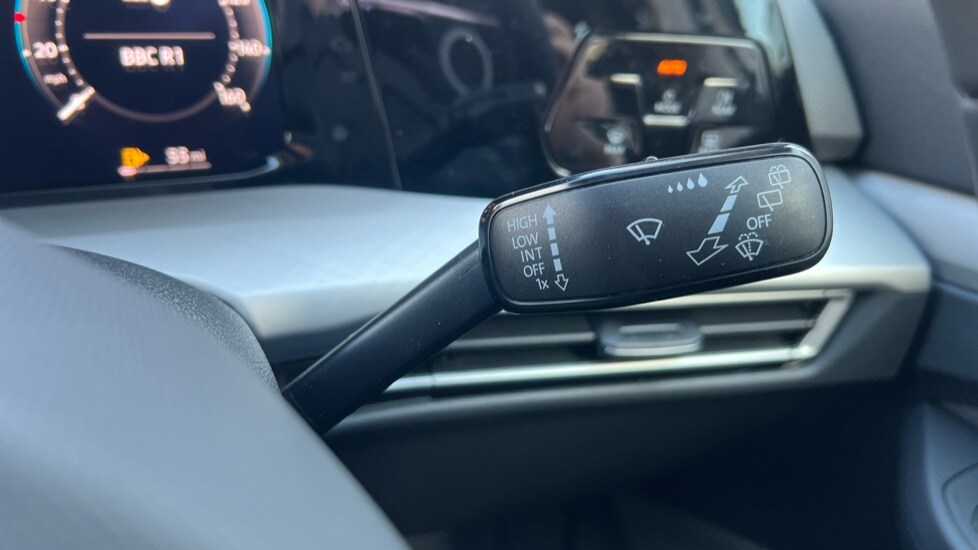 Used Volkswagen Golf 2025 for sale - 76328037: Photo 31