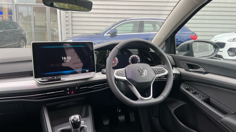 Used Volkswagen Golf 2025 for sale - 76393705: Photo 6