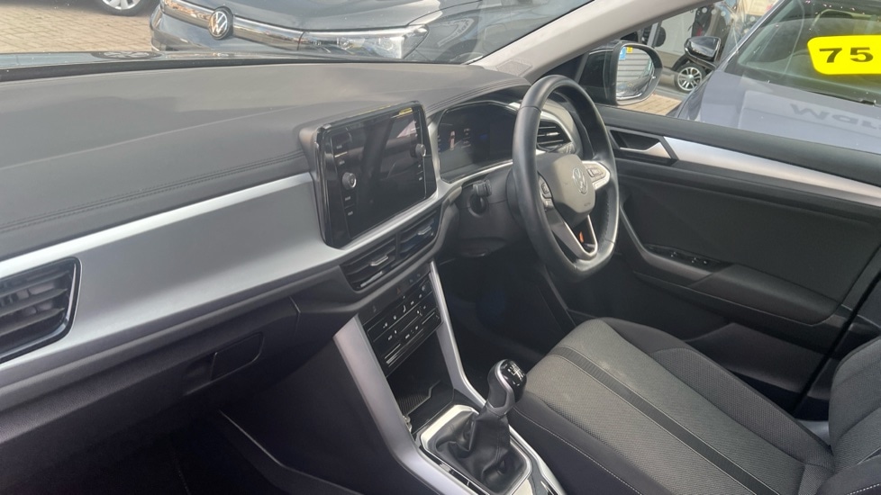 Used Volkswagen T-Roc 2022 for sale - 76007672: Photo 2