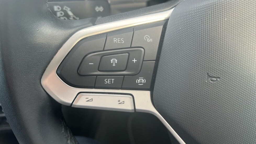 Used Volkswagen T-Roc 2022 for sale - 76007672: Photo 31