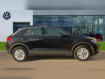 Used Volkswagen T-Roc 2022 for sale - 76007672: Photo