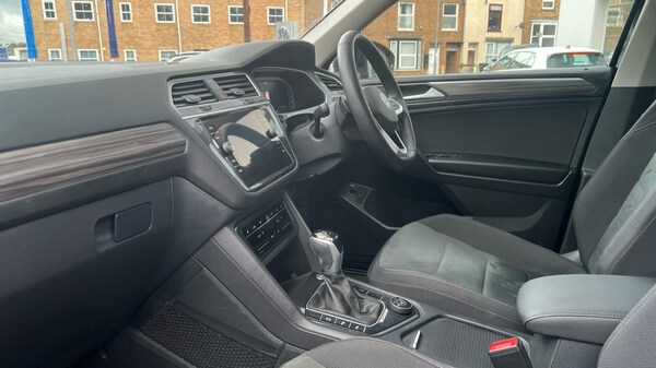 Used Volkswagen Tiguan Allspace 2023 for sale - 76208891: Photo 2