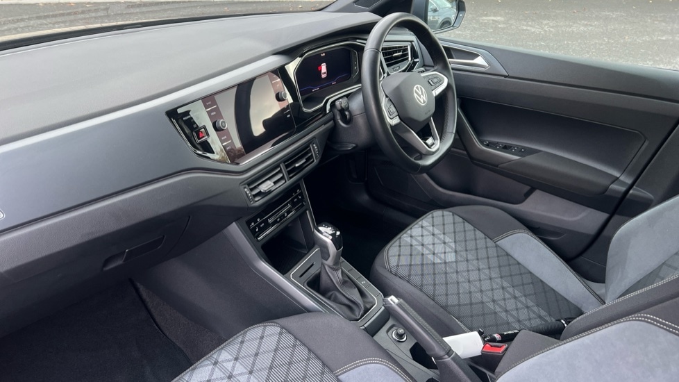 Used Volkswagen Polo 2024 for sale - 76384459: Photo 2