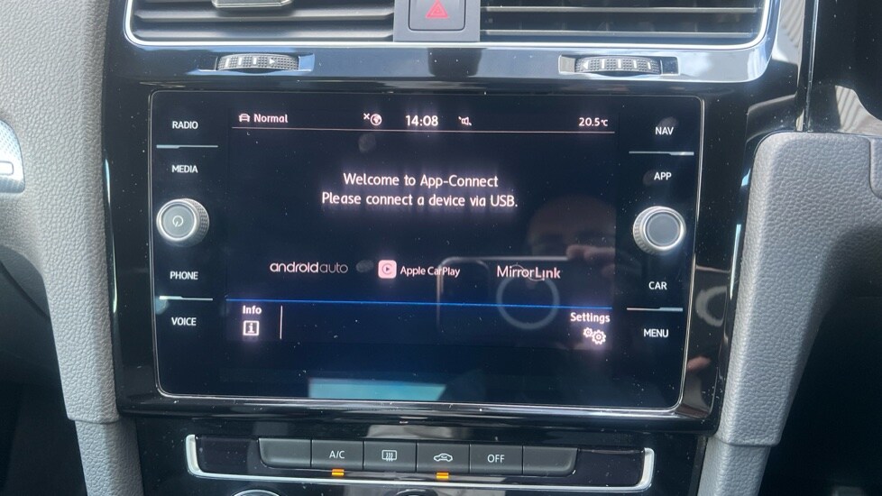 Used Volkswagen Golf 2020 for sale - 76191188: Photo 23