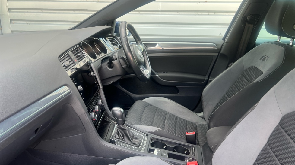 Used Volkswagen Golf 2020 for sale - 76191188: Photo 28