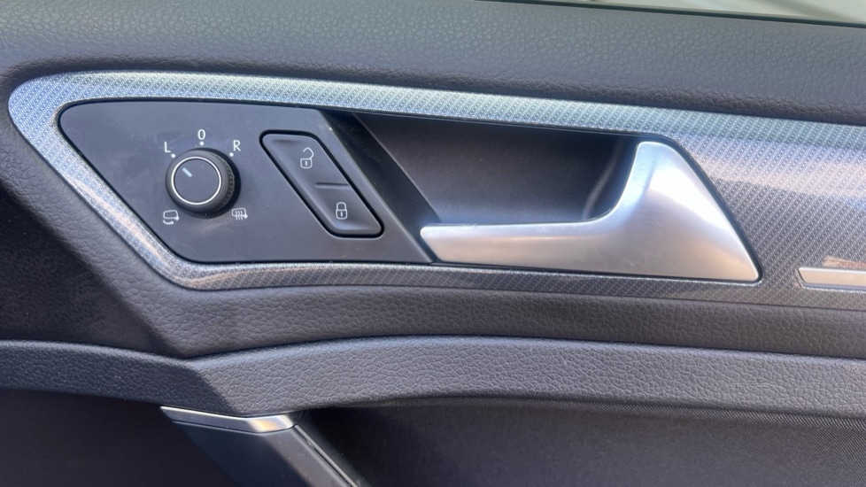 Used Volkswagen Golf 2020 for sale - 76191188: Photo 40