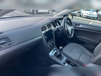 Used Volkswagen Golf 2020 for sale - 76745126: Photo