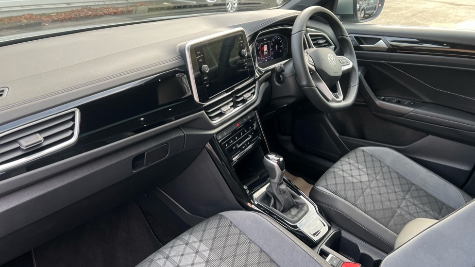 Used Volkswagen T-Roc 2025 for sale - 76552494: Photo 2