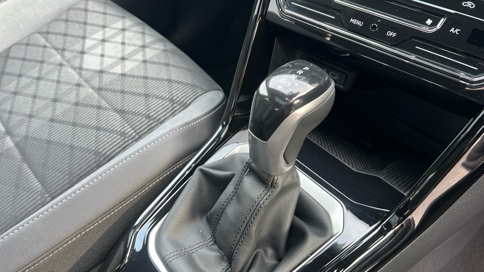 Used Volkswagen T-Roc 2025 for sale - 76552494: Photo 36