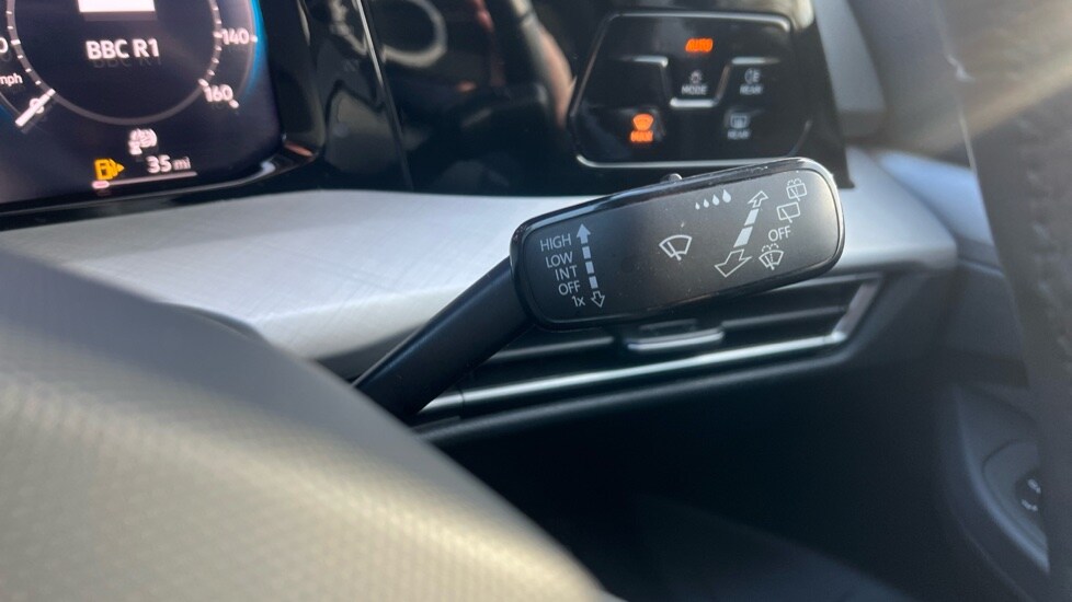 Used Volkswagen Golf 2024 for sale - 76434822: Photo 31