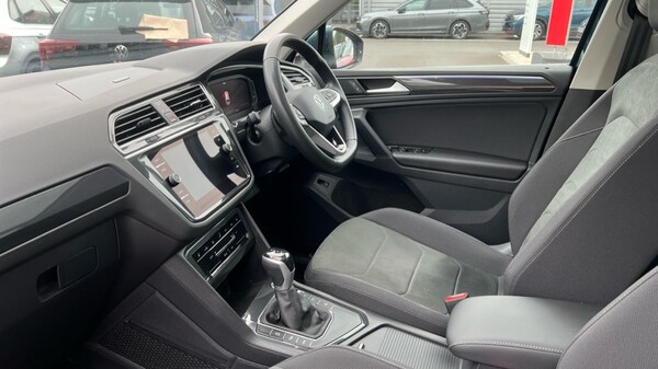 Used Volkswagen Tiguan 2023 for sale - 76062378: Photo 2