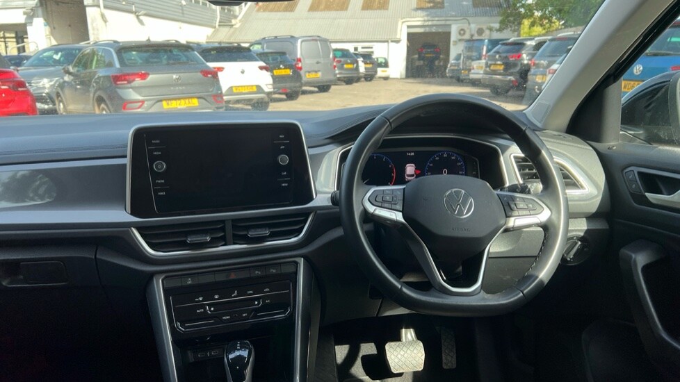 Used Volkswagen T-Roc 2024 for sale - 75874258: Photo 12