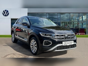 Used Volkswagen T-Roc 2024 for sale - 75874258: Photo