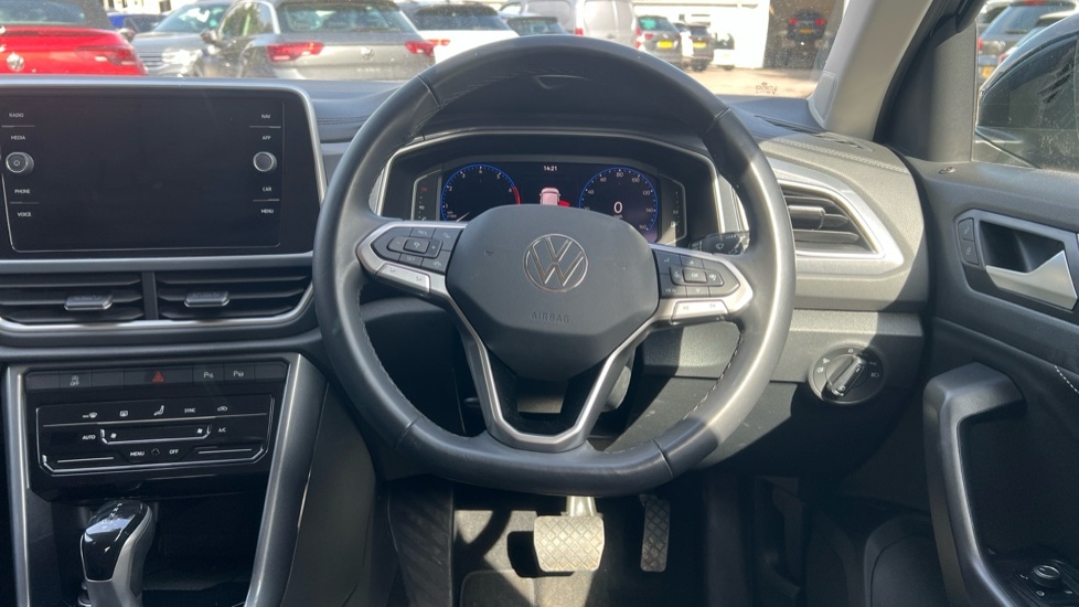 Used Volkswagen T-Roc 2024 for sale - 75874258: Photo 27