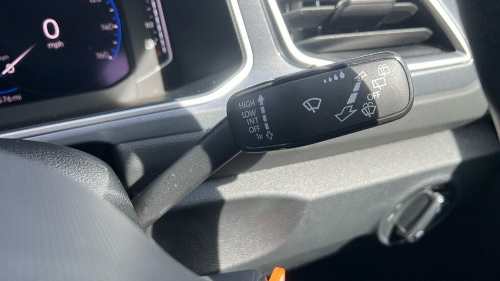 Used Volkswagen T-Roc 2024 for sale - 75874258: Photo 32