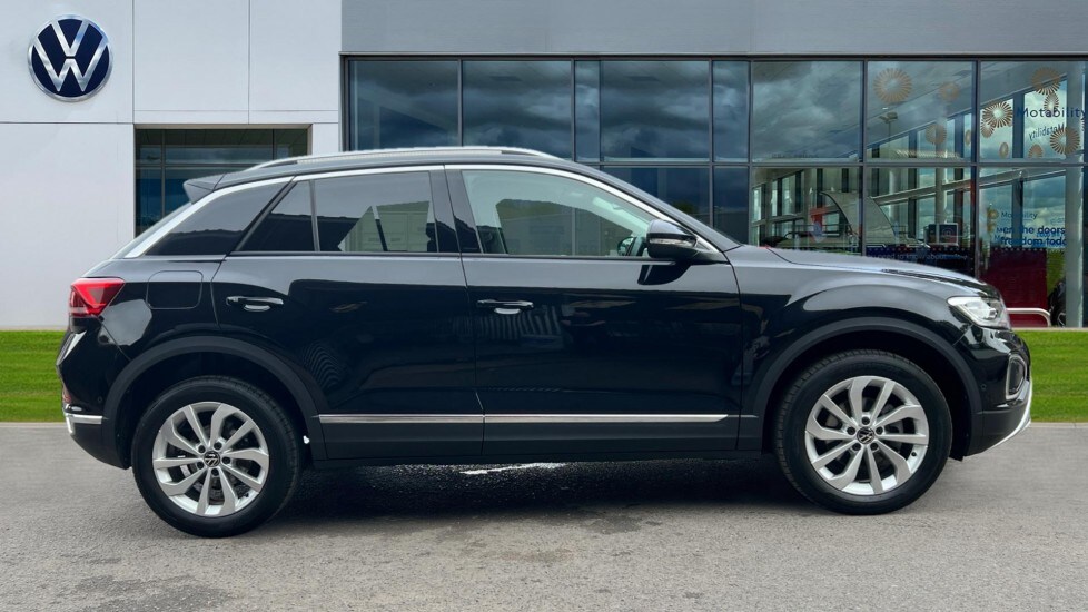 Used Volkswagen T-Roc 2024 for sale - 75874258: Photo 4