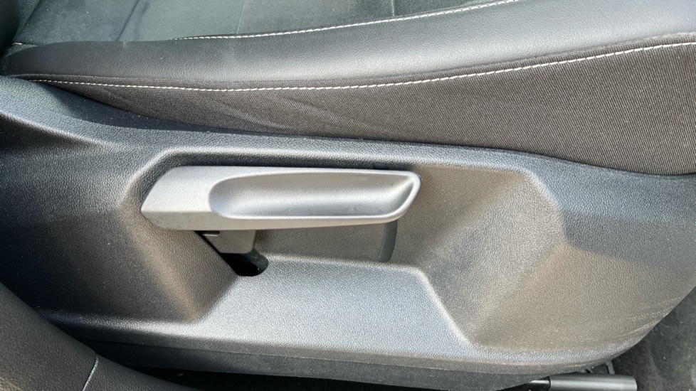 Used Volkswagen T-Roc 2024 for sale - 75874258: Photo 40