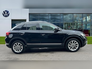 Used Volkswagen T-Roc 2024 for sale - 75874258: Photo