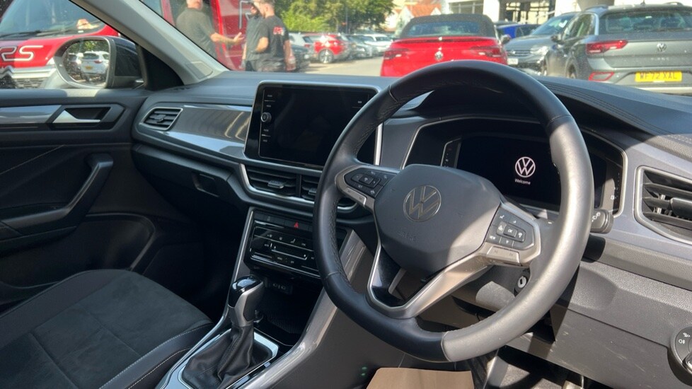 Used Volkswagen T-Roc 2024 for sale - 75874258: Photo 6