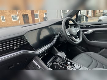 Used Volkswagen Touareg 2025 for sale - 76788348: Photo