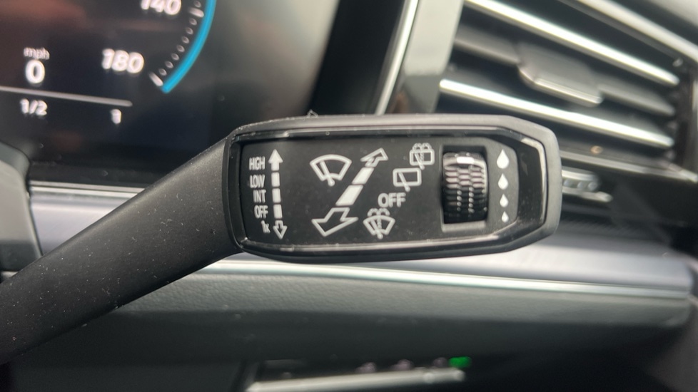 Used Volkswagen Touareg 2025 for sale - 76788348: Photo 32