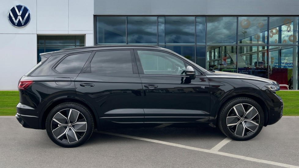 Used Volkswagen Touareg 2025 for sale - 76788348: Photo 4