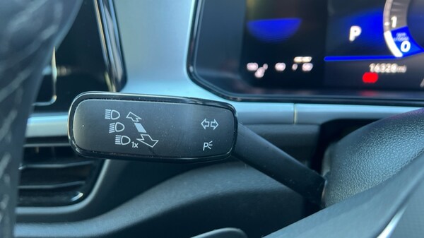 Used Volkswagen T-Roc 2023 for sale - 76124688: Photo 33