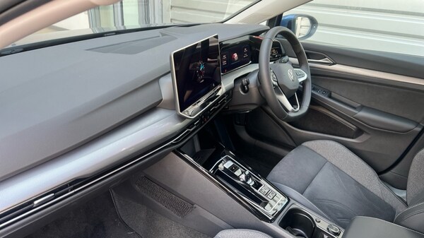 Used Volkswagen Golf 2025 for sale - 76328107: Photo 2