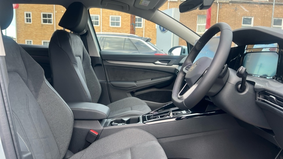 Used Volkswagen Golf 2025 for sale - 76328022: Photo 26