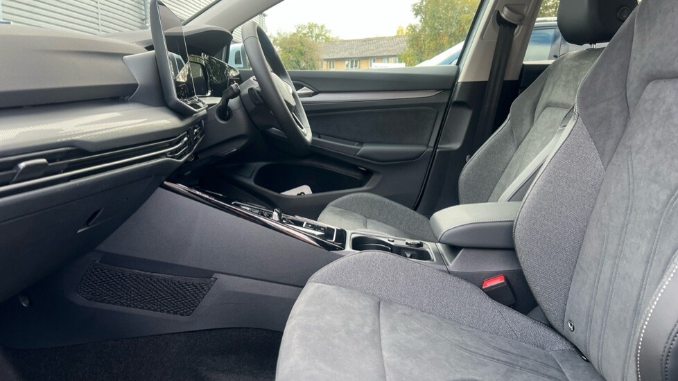 Used Volkswagen Golf 2025 for sale - 76328022: Photo 28