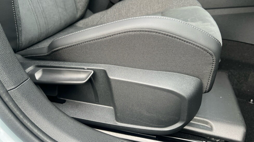 Used Volkswagen Golf 2025 for sale - 76328022: Photo 38