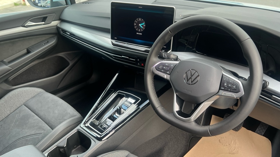 Used Volkswagen Golf 2025 for sale - 76328022: Photo 6