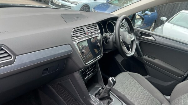 Used Volkswagen Tiguan 2022 for sale - 76104060: Photo 2