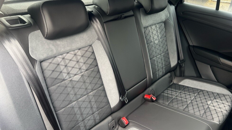 Used Volkswagen T-Roc 2025 for sale - 76328265: Photo 15