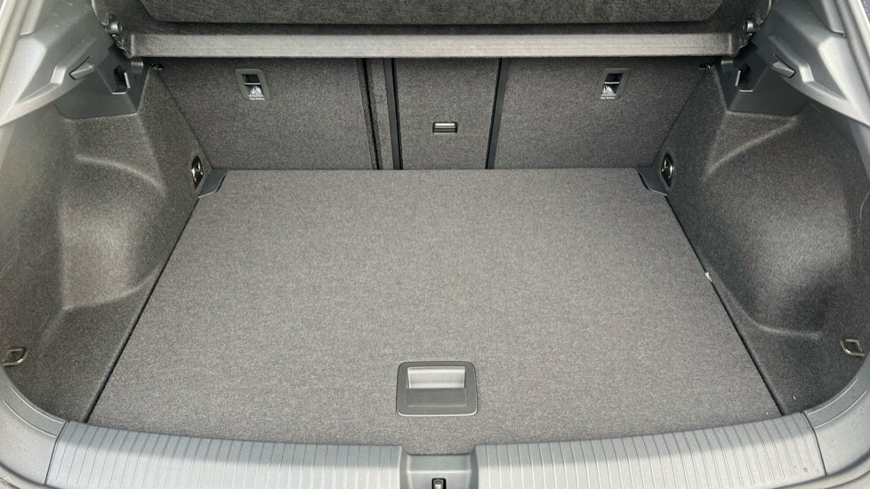 Used Volkswagen T-Roc 2025 for sale - 76328265: Photo 16