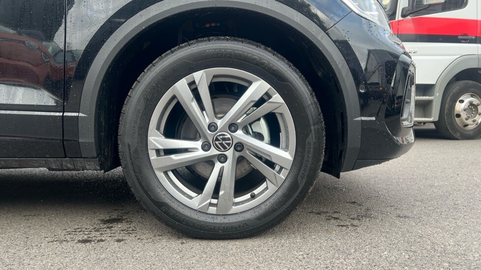 Used Volkswagen T-Roc 2025 for sale - 76328265: Photo 18