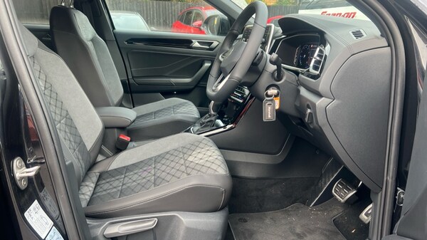 Used Volkswagen T-Roc 2025 for sale - 76328265: Photo 26