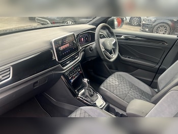 Used Volkswagen T-Roc 2025 for sale - 76328265: Photo 2