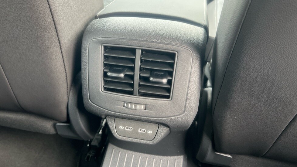 Used Volkswagen T-Roc 2025 for sale - 76328265: Photo 34