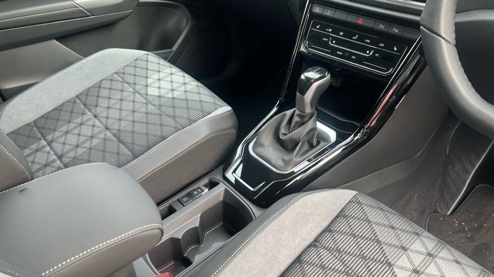 Used Volkswagen T-Roc 2025 for sale - 76328265: Photo 35