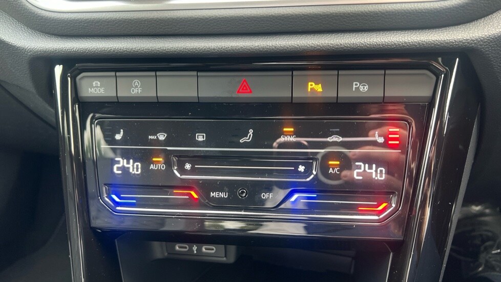 Used Volkswagen T-Roc 2025 for sale - 76328265: Photo 38