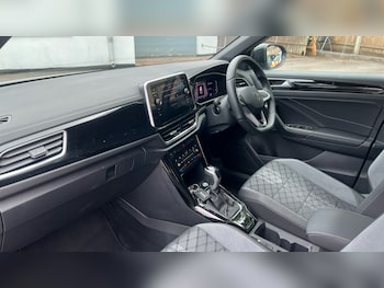 Used Volkswagen T-Roc 2025 for sale - 75495602: Photo