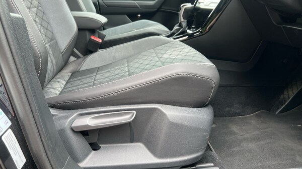 Used Volkswagen T-Roc 2025 for sale - 75495602: Photo 35