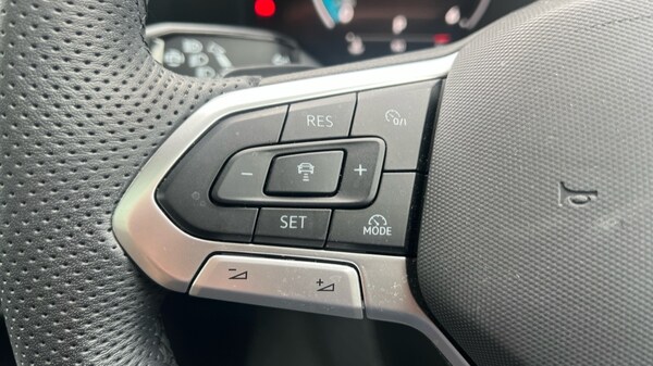 Used Volkswagen Touareg 2025 for sale - 75595723: Photo 31