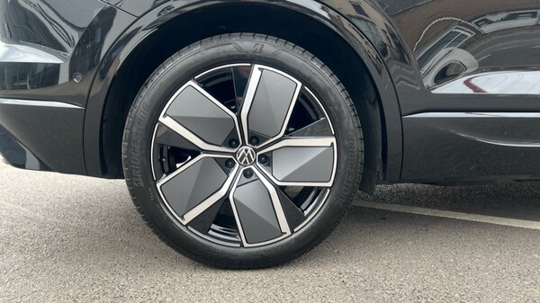 Used Volkswagen Touareg 2025 for sale - 75595723: Photo 5