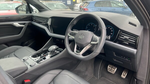Used Volkswagen Touareg 2025 for sale - 75595723: Photo 6