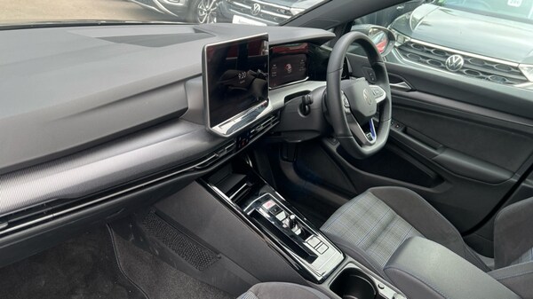 Used Volkswagen Golf 2025 for sale - 75522094: Photo 2