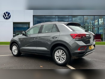 Used Volkswagen T-Roc 2022 for sale - 76487430: Photo